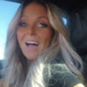 Meet your Posher, Carrie